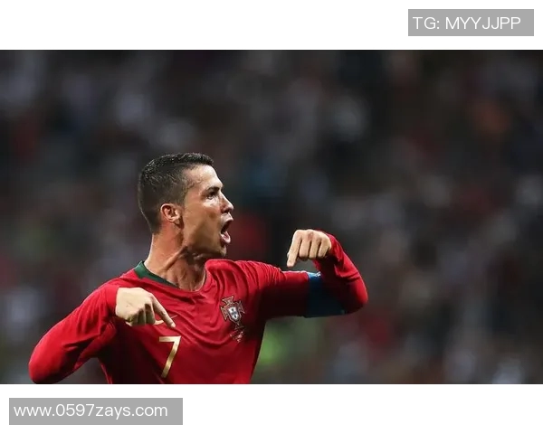 足球明星C罗经典动作解析与精彩瞬间回顾