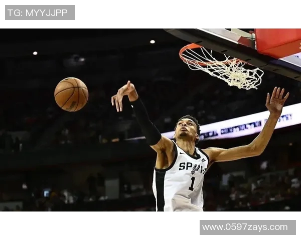 文班亚马新赛季表现抢眼场均20分10篮板3盖帽展现超强实力