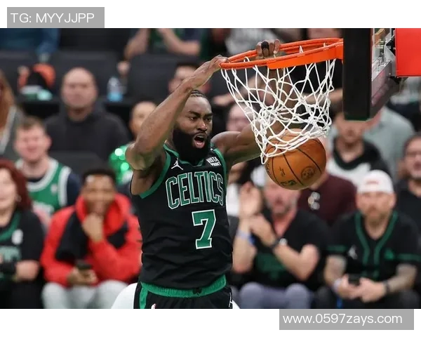 杰伦布朗如何在NBA赛场上展现领袖风范与卓越球技 杰伦布朗如何在NBA赛场上展现领袖风范与卓越球技